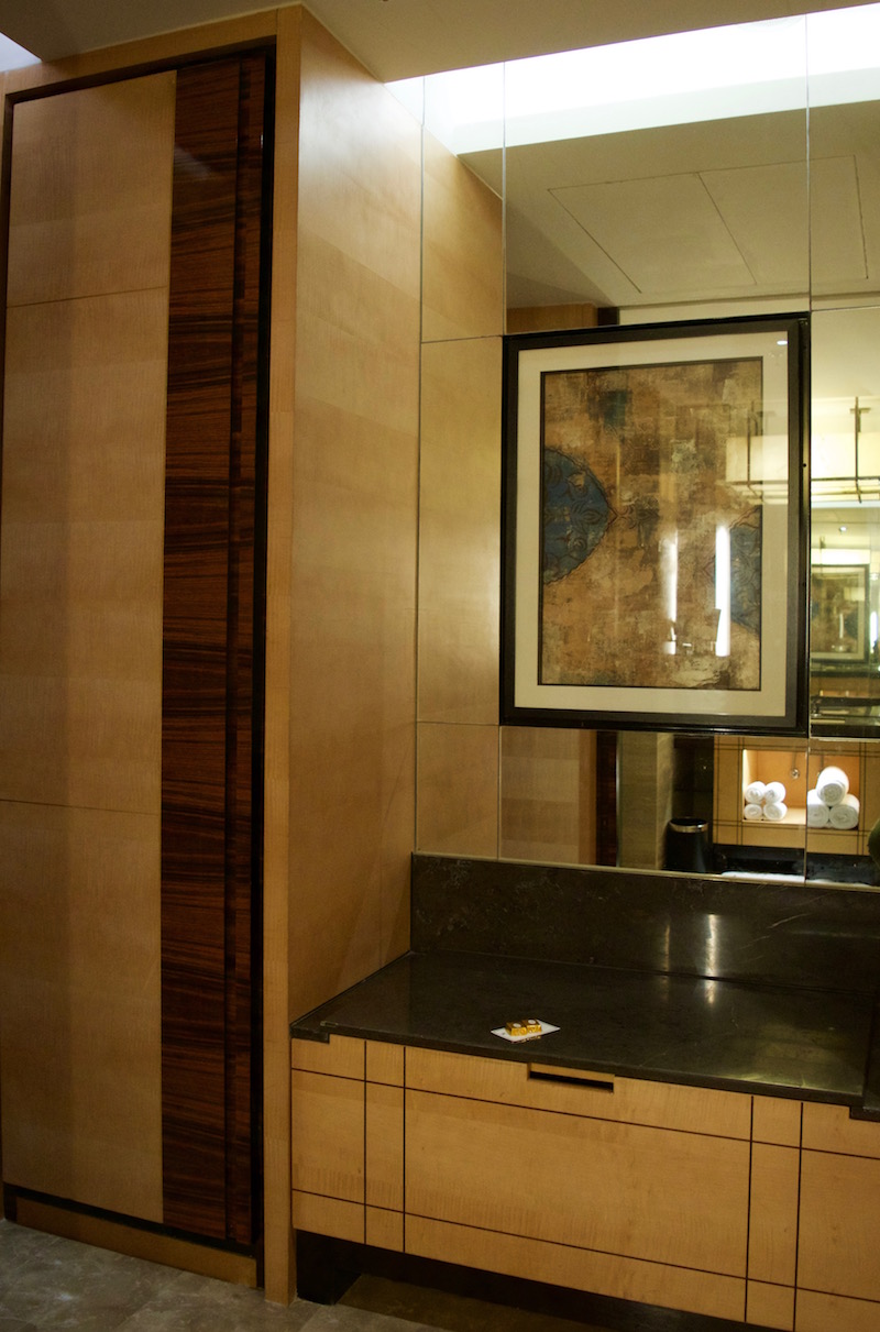 Foyer Closet And Built-In Bench 