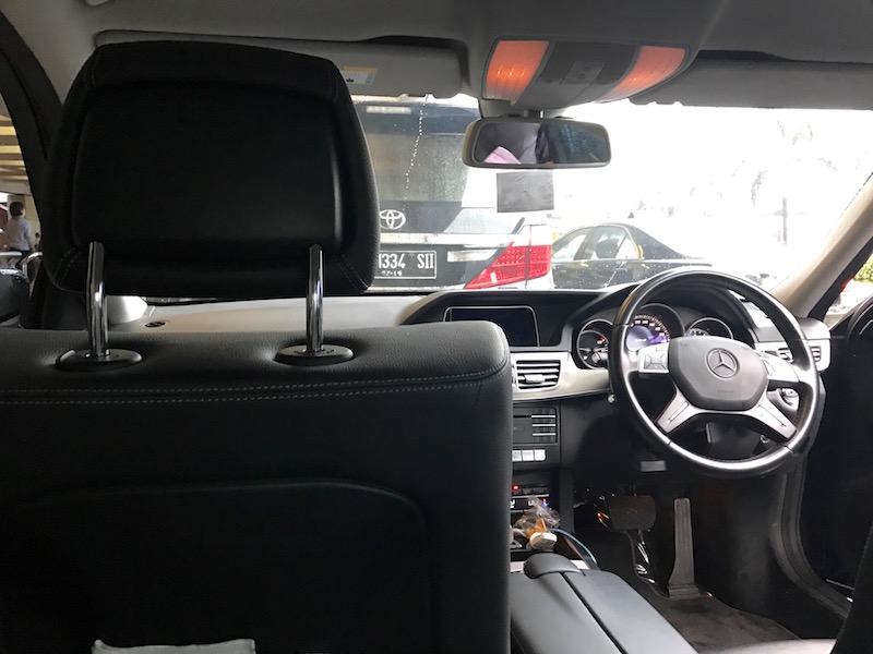 Mercedes Benz Hotel Airport Transfer 