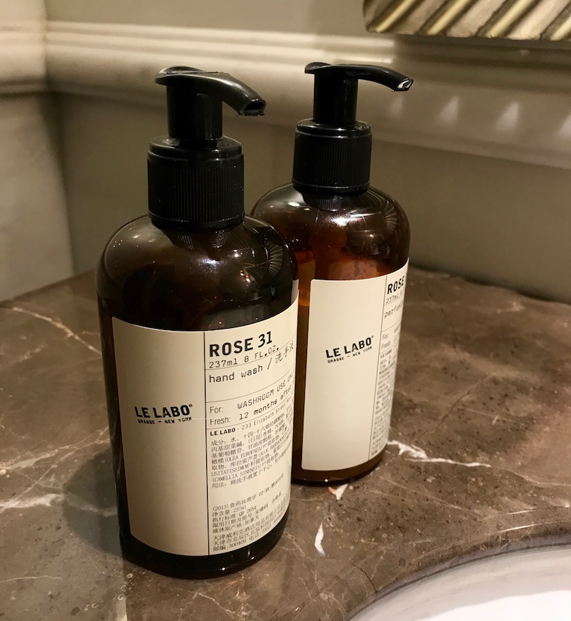 Gold Floor Lounge Bathroom Amenities