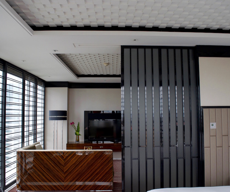 Partially Partitioned Rooms