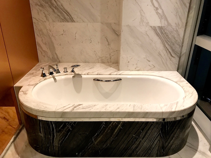 Contrasting Marble Finishes