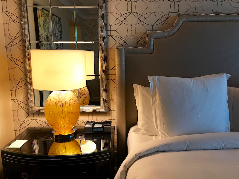 Bedside Table With Lamp