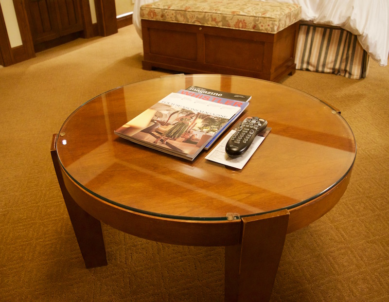 Coffee Table With Magazines